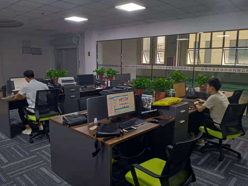 河南长淮环保科技有限公司工作环境照片:宽敞的公共办公室